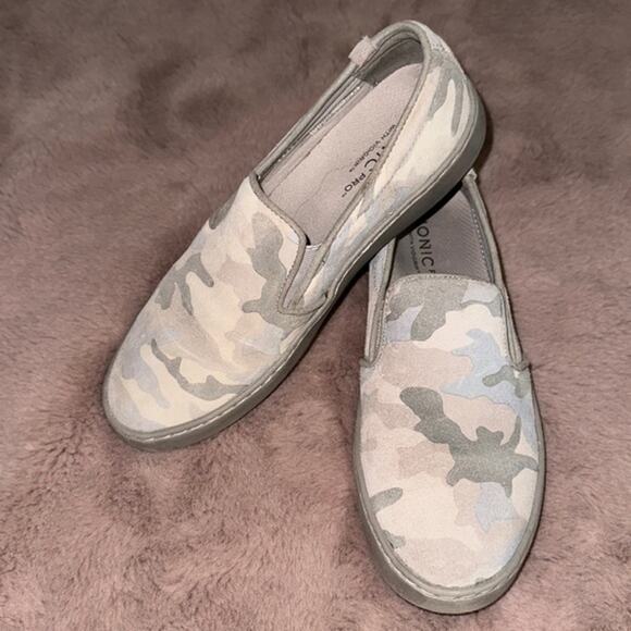 🧚‍♂️Vionic🧚‍♂️Camo Flats Slip-On Loafers - Picture 1 of 4